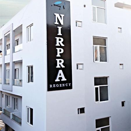 Готель Nirpra Regency Нью-Делі Екстер'єр фото